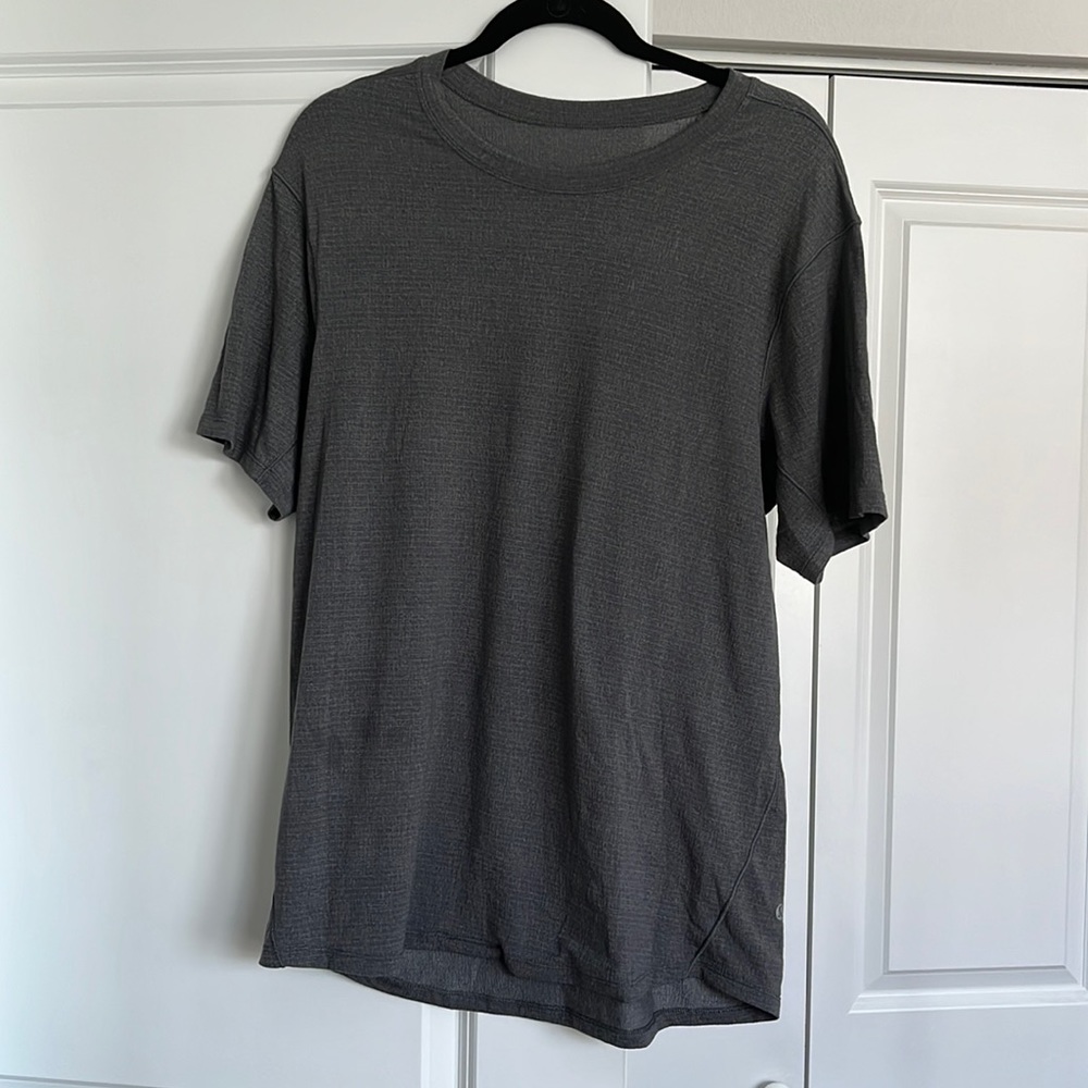 Lululemon t-shirt